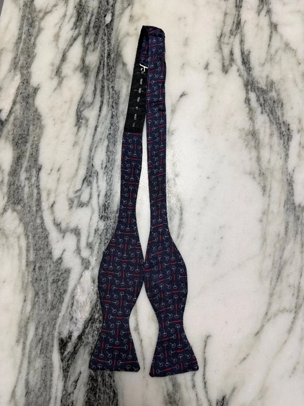 Authentic Gucci Silk Self-Tie Bow Tie